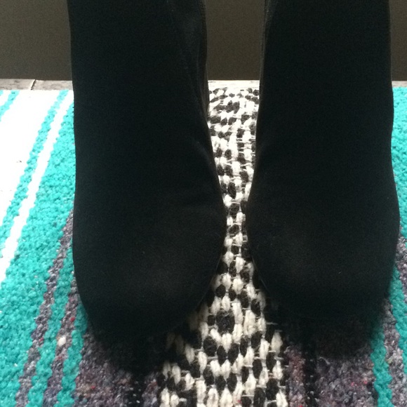 Naturalizer booties - Picture 3 of 5